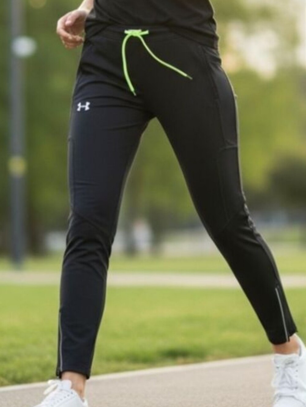 Under Armour Girls Athletic Track Pant W/Zip Ankle Joggers Sweatpants SIZE L